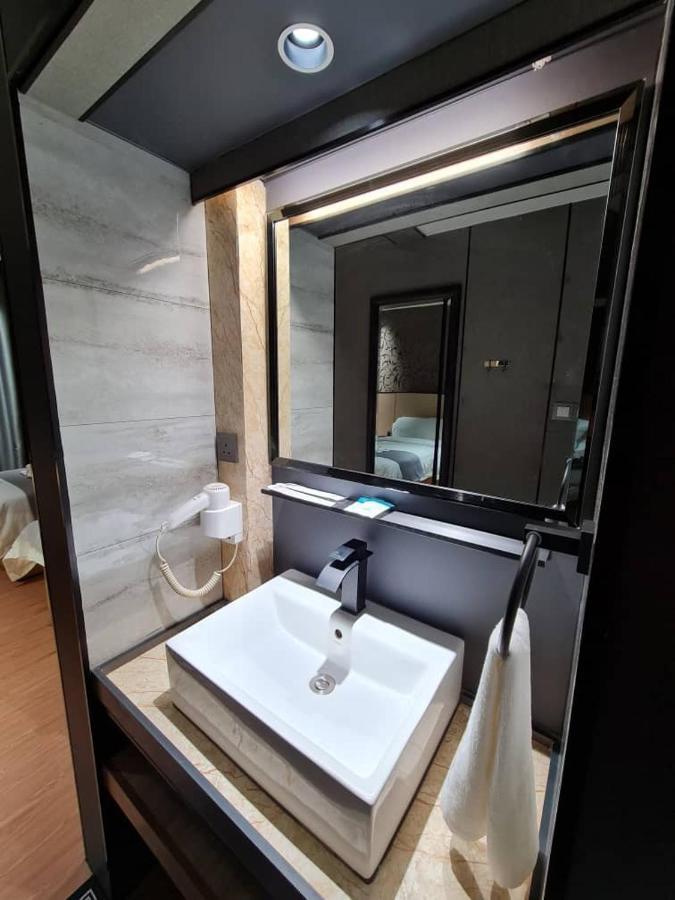 Extreme Boutique Hotel Κλουάνγκ Εξωτερικό φωτογραφία